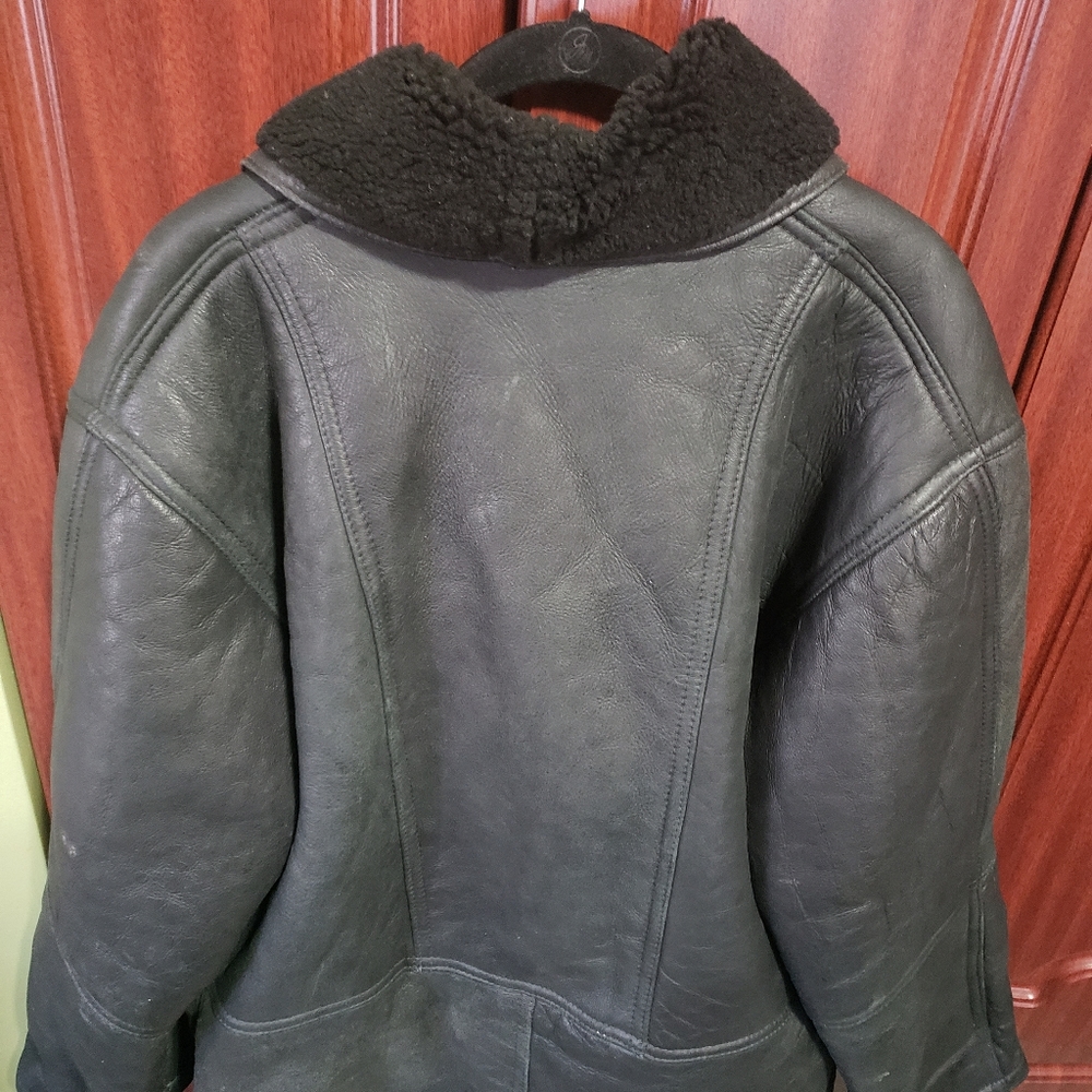 Woman Coats - Picture 3 of 4